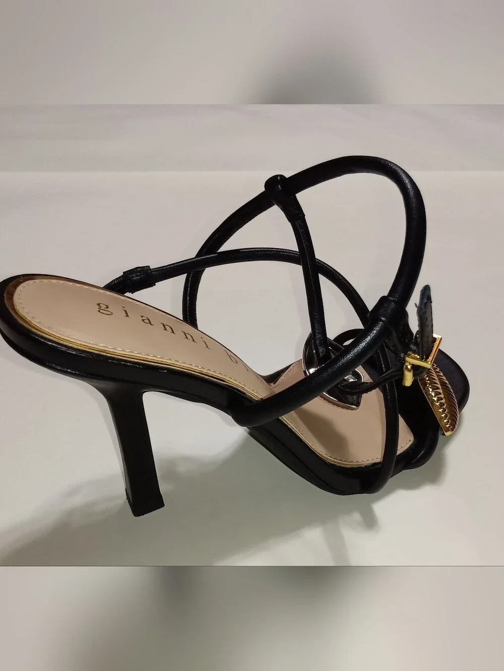 Gianni Bini Carletta Black Strappy Heels with Gold & Silver Lip Accents Size 6